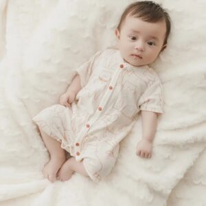 Babypakje met poezenmotief